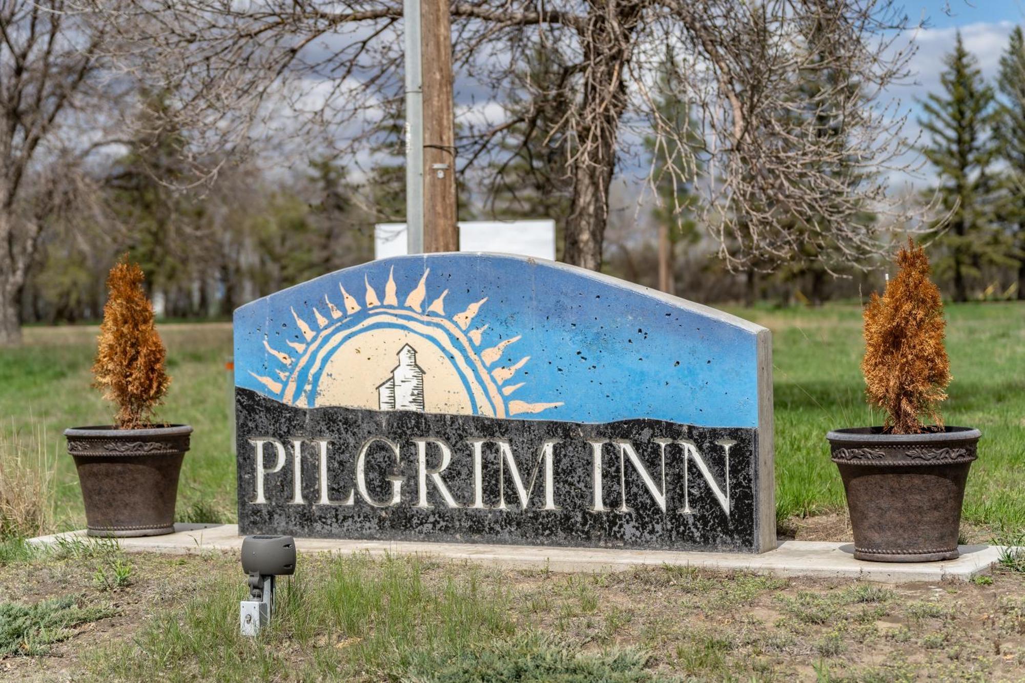 Pilgrim Inn Caronport Экстерьер фото